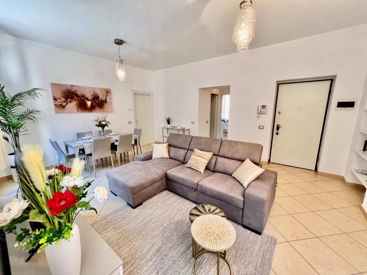 Appartement Divina Luxury With Jacuzzi Near The Côme