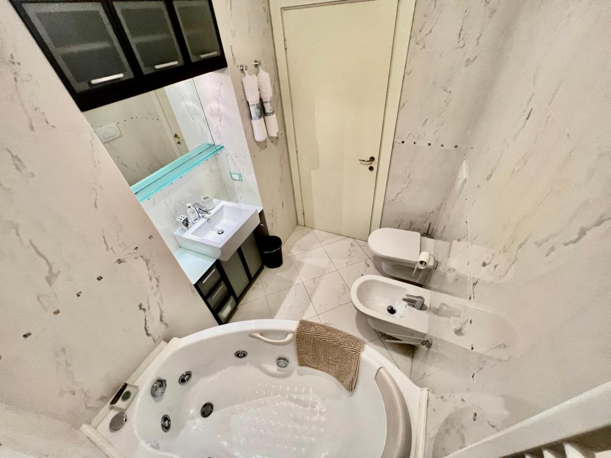 Appartement Divina Luxury With Jacuzzi Near The *